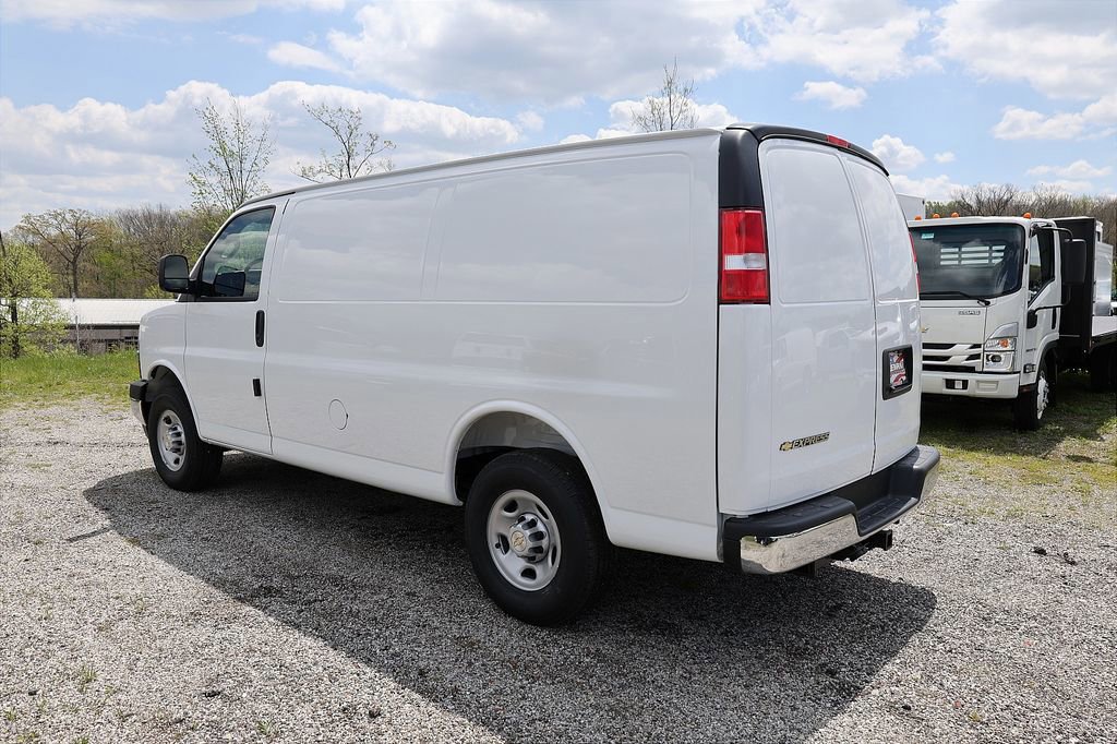 New 2026 Chevrolet Express 2500 w/ Driver Convenience Package RWD image 4