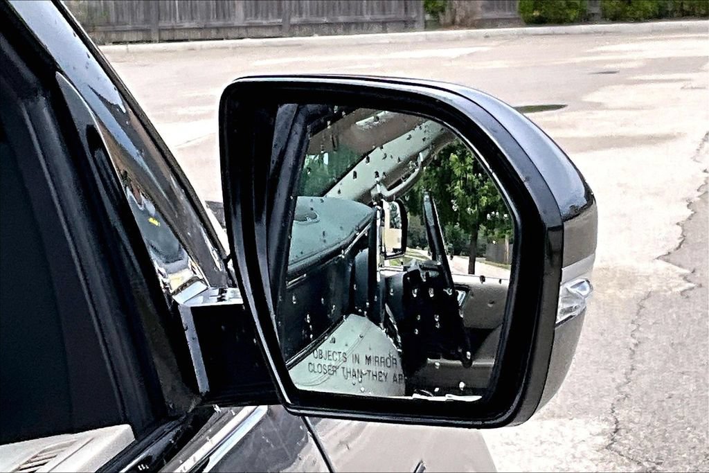 Used 2018 Lincoln Navigator Reserve AWD/4WD image 23