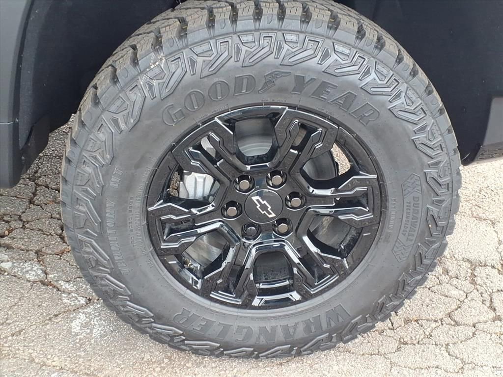 New 2026 Chevrolet Silverado 1500 ZR2 w/ LPO, Dark Essentials Package image 9