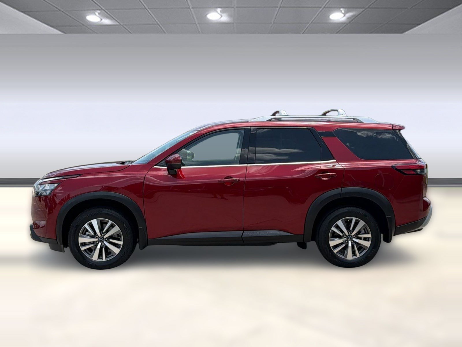 Used 2025 Nissan Pathfinder SL AWD/4WD image 2