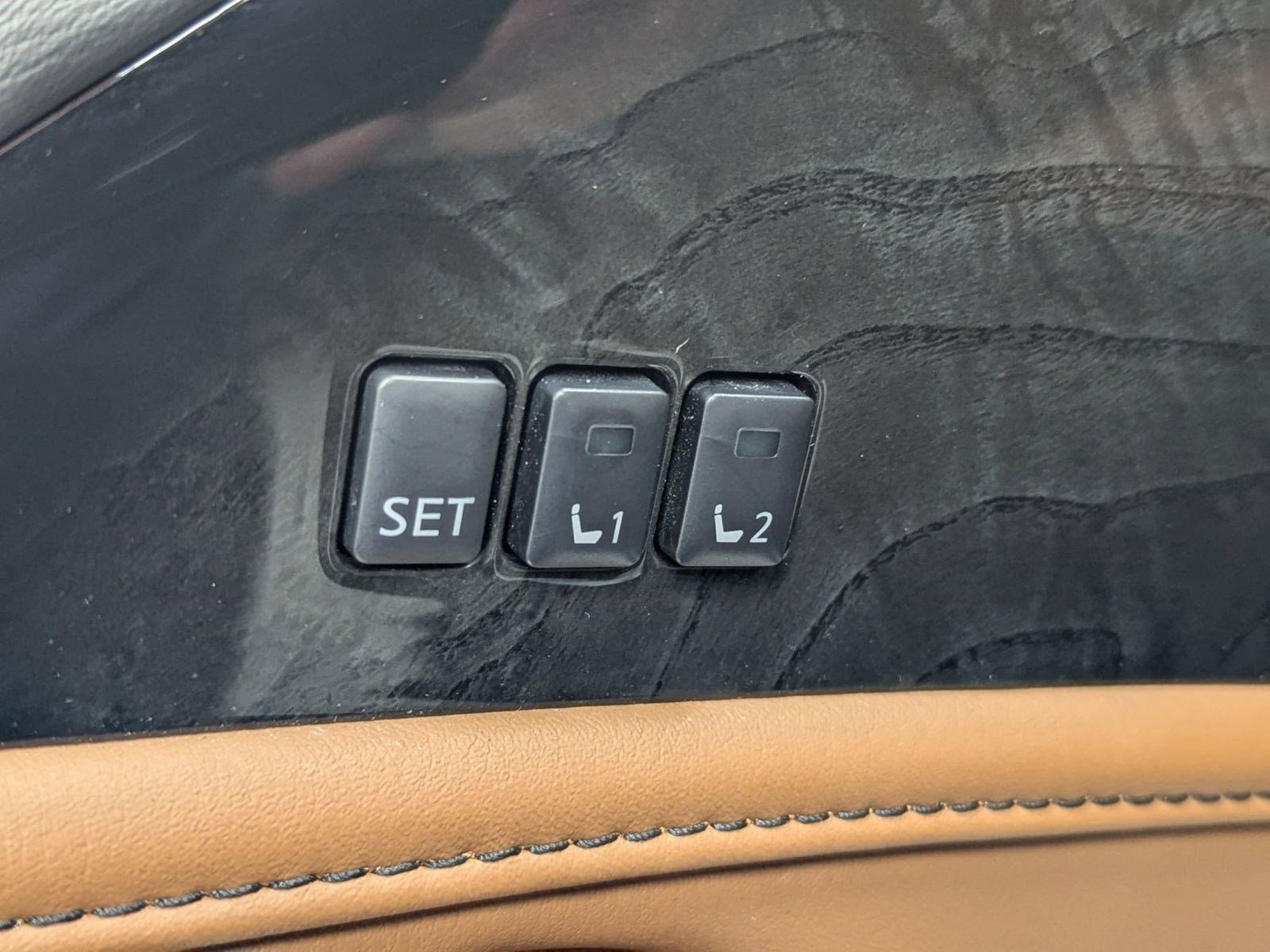 Used 2024 INFINITI QX80 Sensory image 15