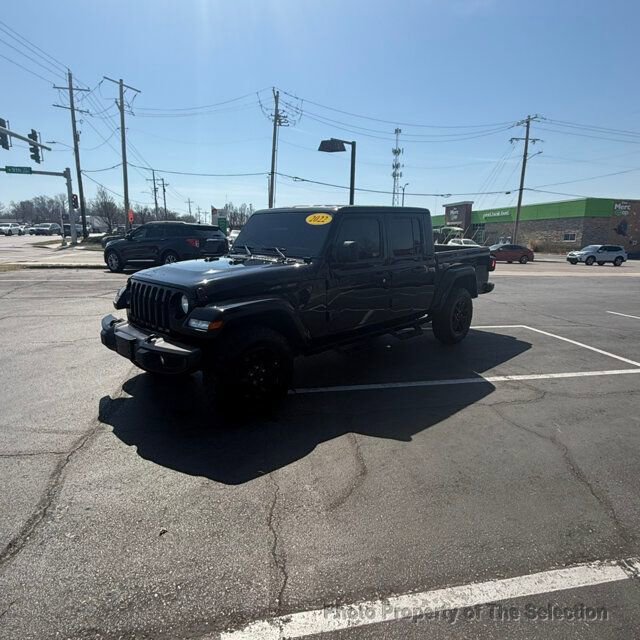 Used 2022 Jeep Gladiator Sport image 9