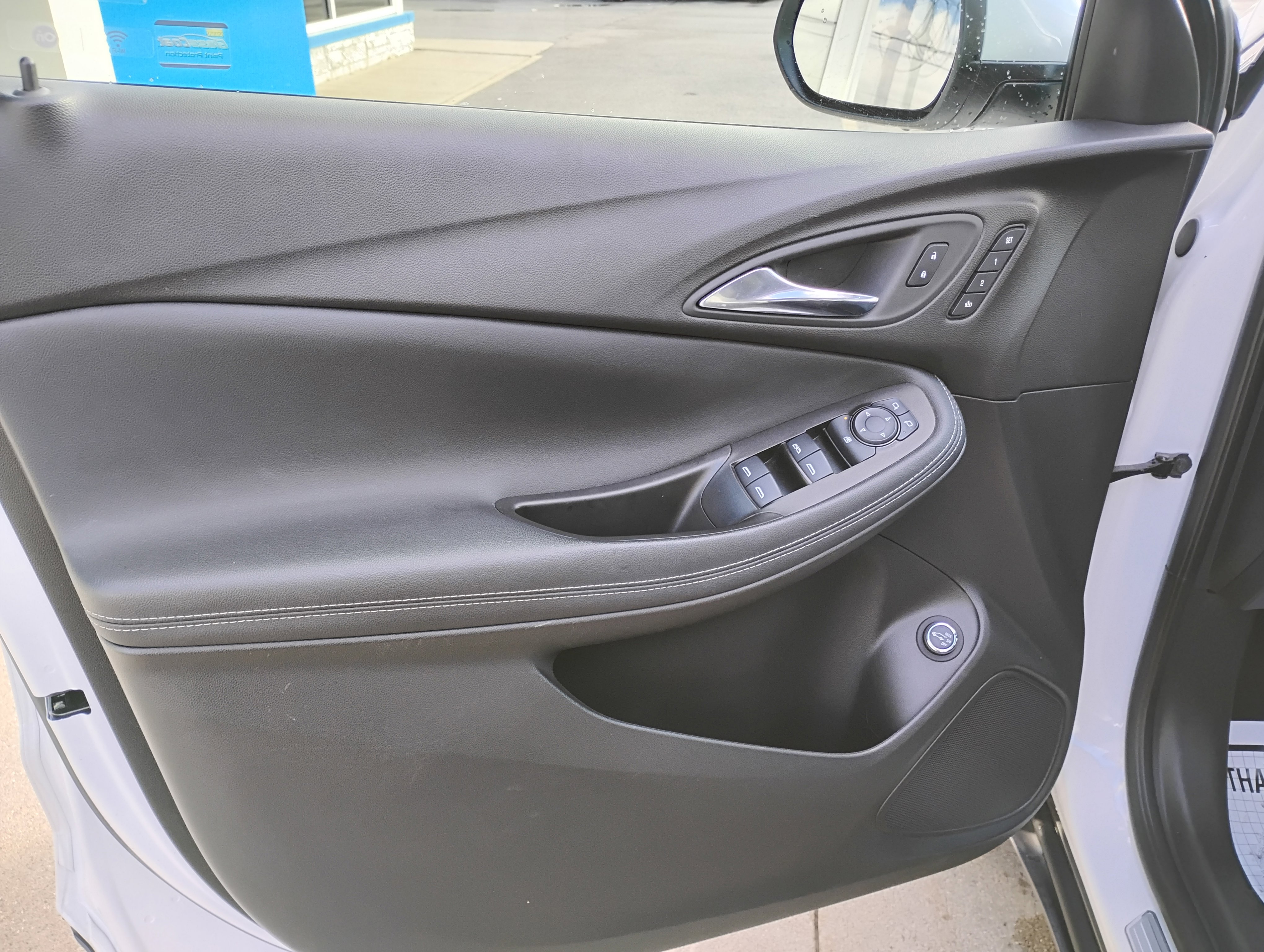 Used 2022 Buick Encore GX Essence w/ Experience Buick Package image 24