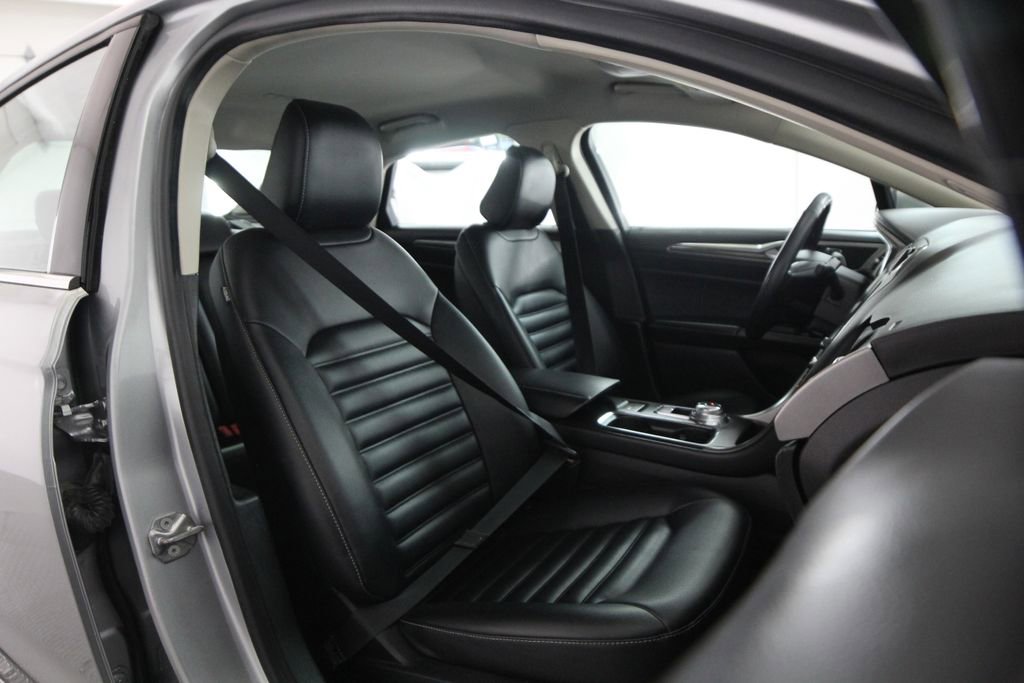 Used 2020 Ford Fusion SEL FWD image 53