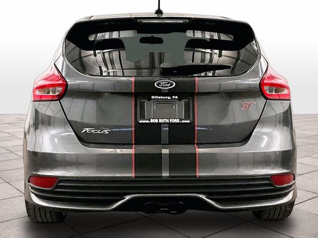 Certified 2017 Ford Focus ST FWD image 4