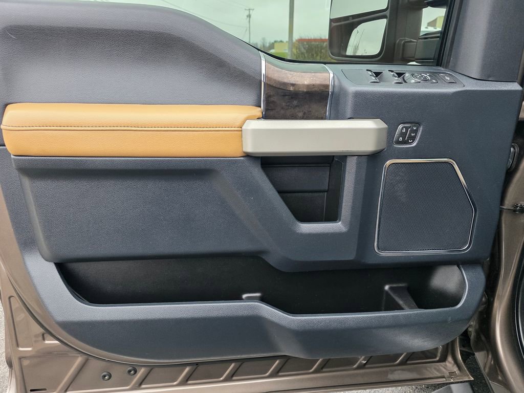 Used 2022 Ford F250 Lariat w/ Chrome Package image 13