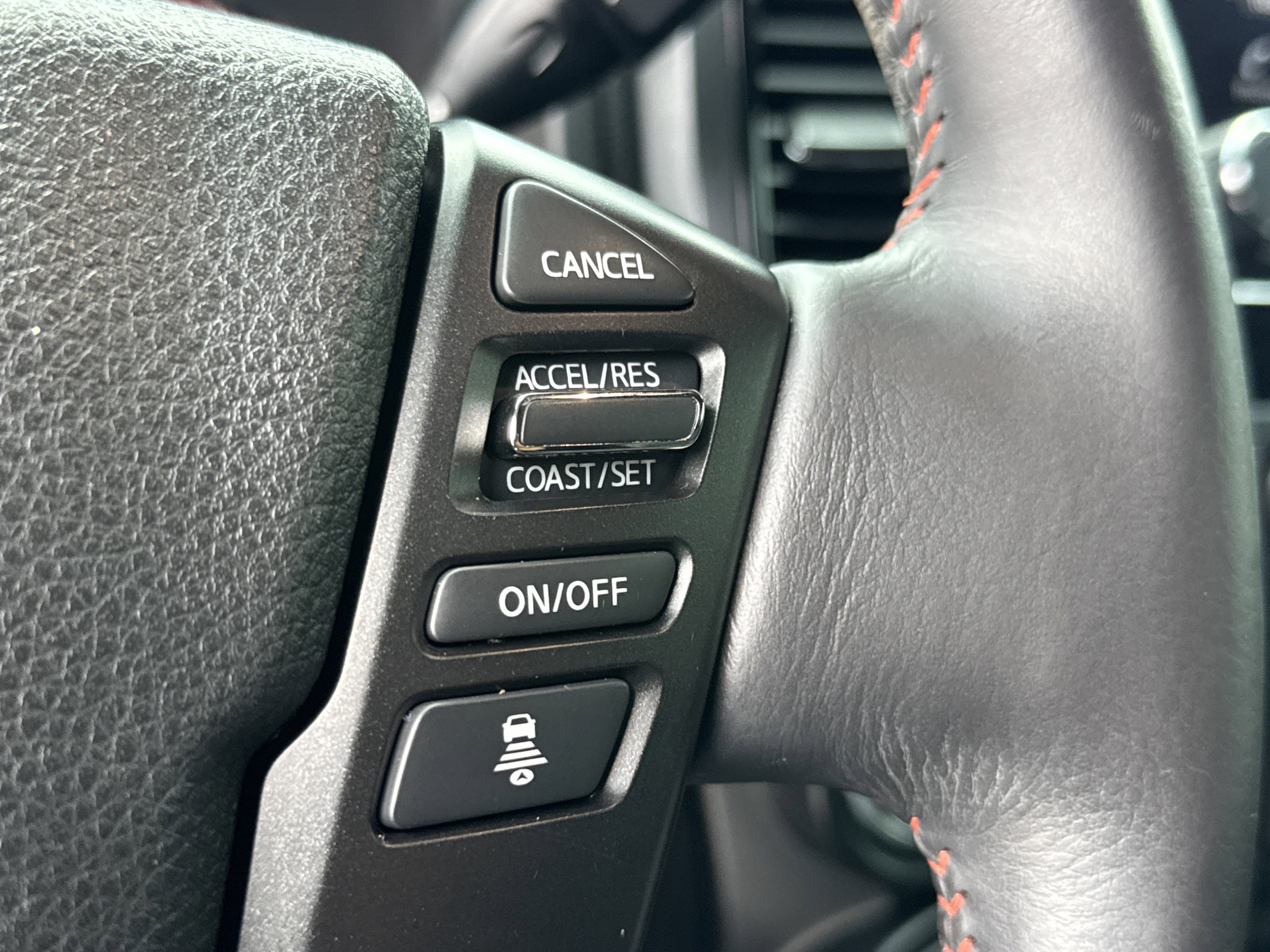 Used 2021 Nissan Titan PRO-4X w/ Pro-4x Convenience Package AWD/4WD image 18