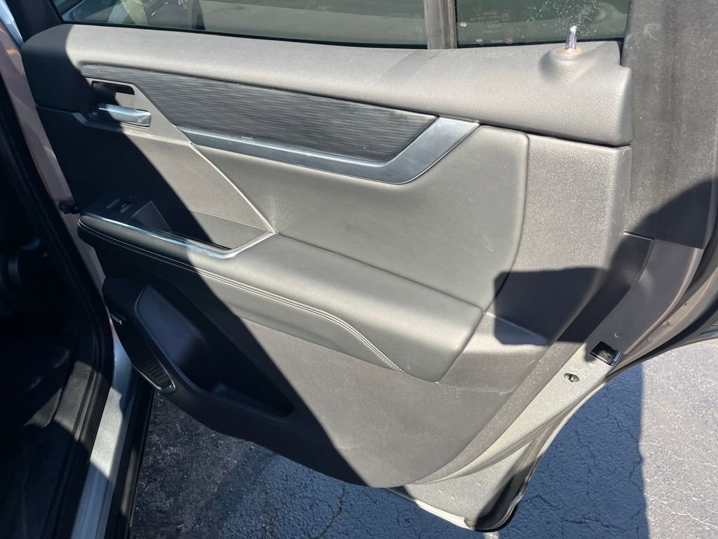 Used 2025 GMC Acadia Elevation image 26