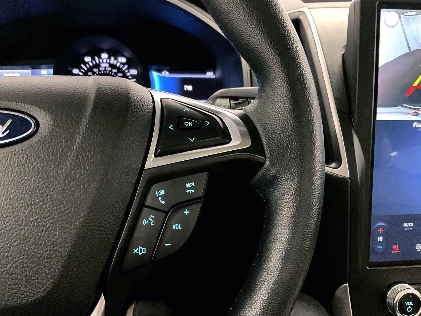 Certified 2024 Ford Edge SEL w/ Convenience Package image 18