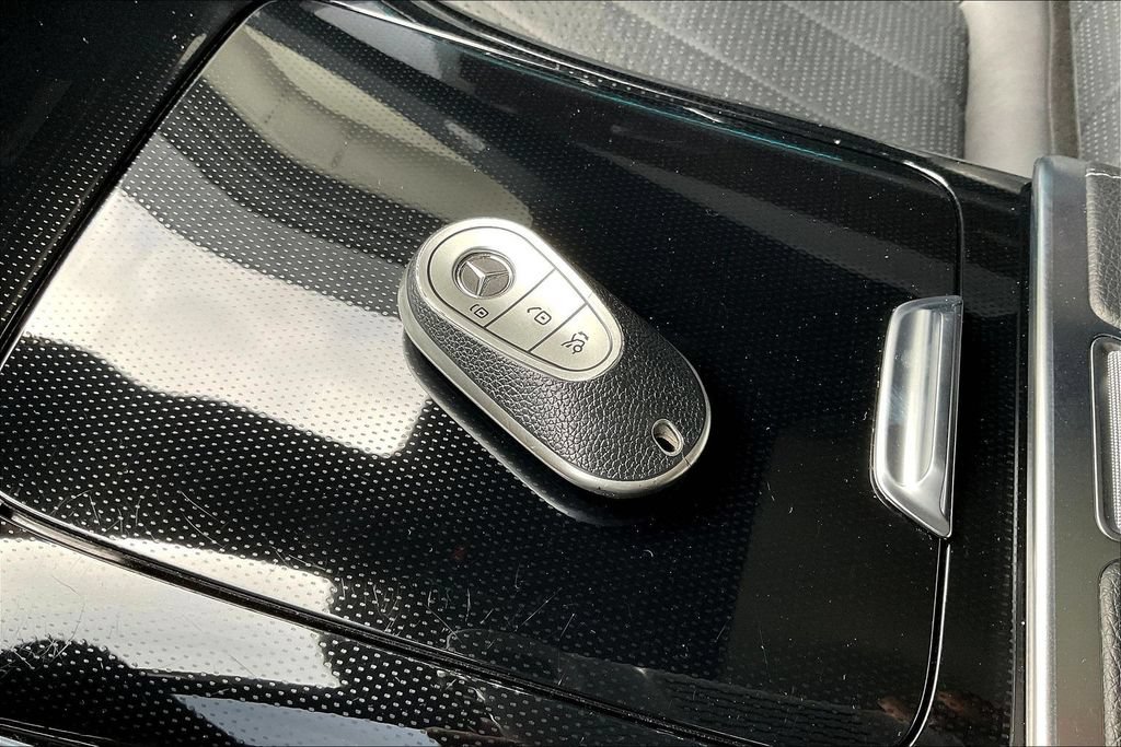 Used 2023 Mercedes-Benz EQE 500 4MATIC Sedan image 33