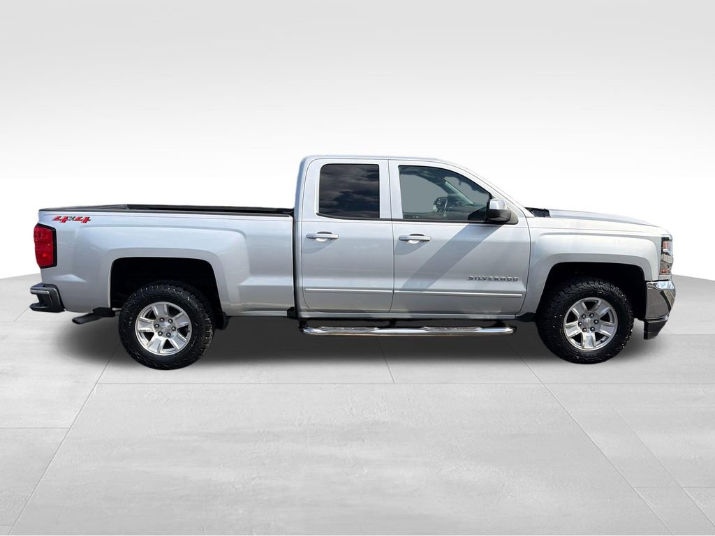 Used 2018 Chevrolet Silverado 1500 LT w/ Trailering Package AWD/4WD image 6