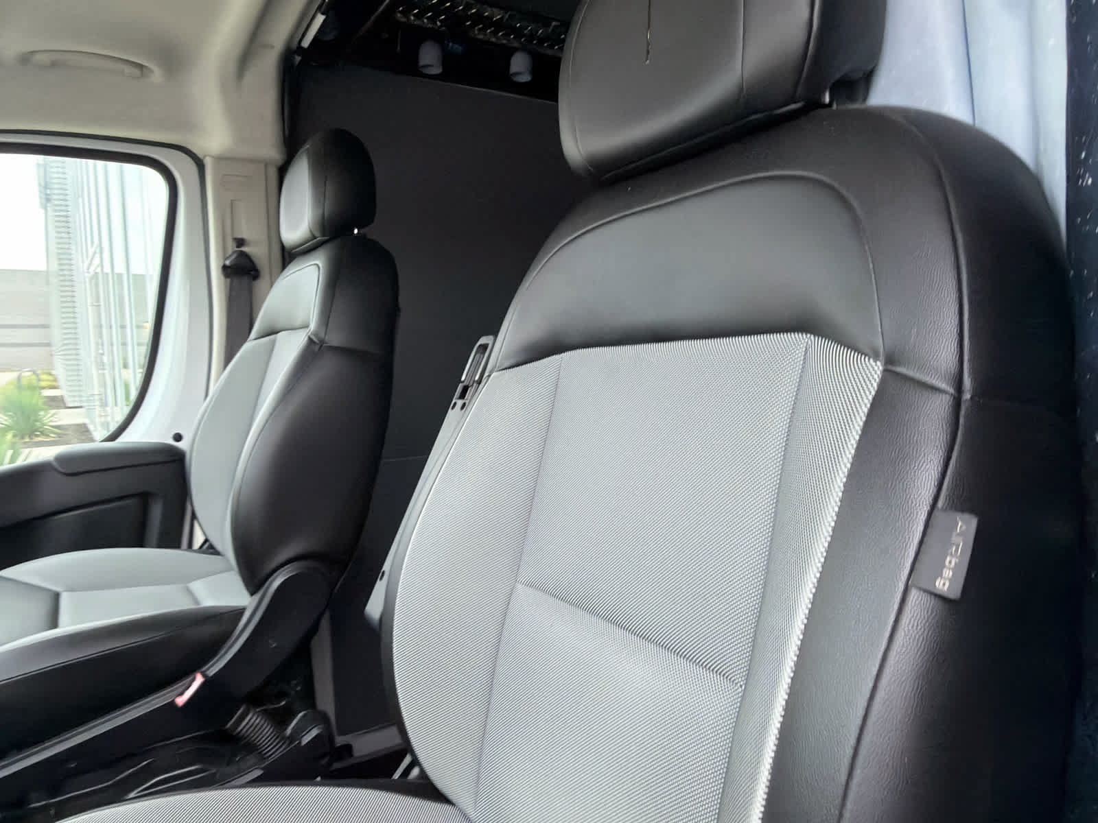 Used 2014 RAM ProMaster 2500 w/ Premium Appearance Group FWD image 22