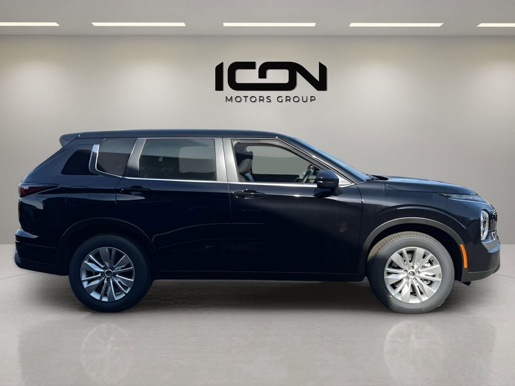 New 2026 Mitsubishi Outlander ES image 7
