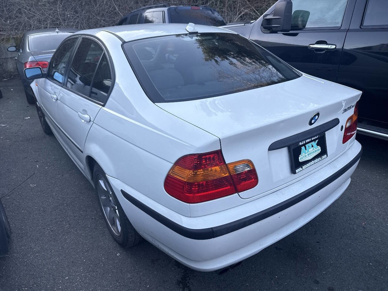 Used 2005 BMW 325xi Sedan image 2