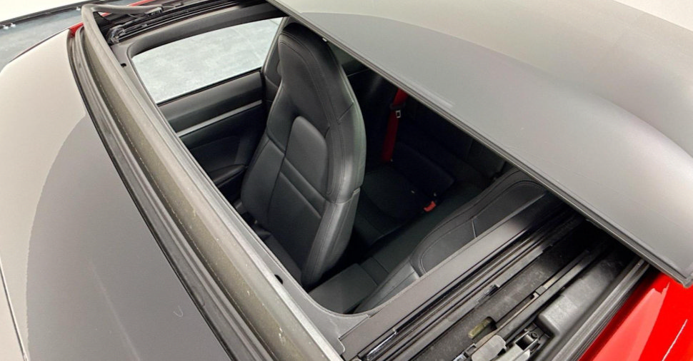 Used 2020 Porsche 911 Carrera image 28