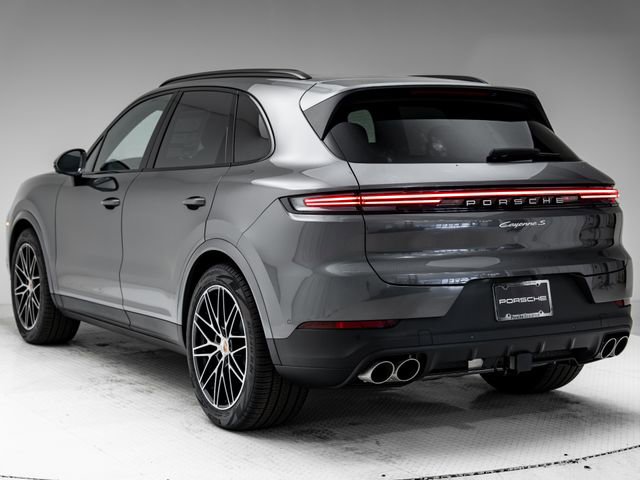 New 2026 Porsche Cayenne S image 3