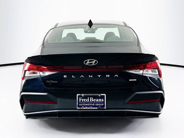 Certified 2025 Hyundai Elantra SEL FWD image 7