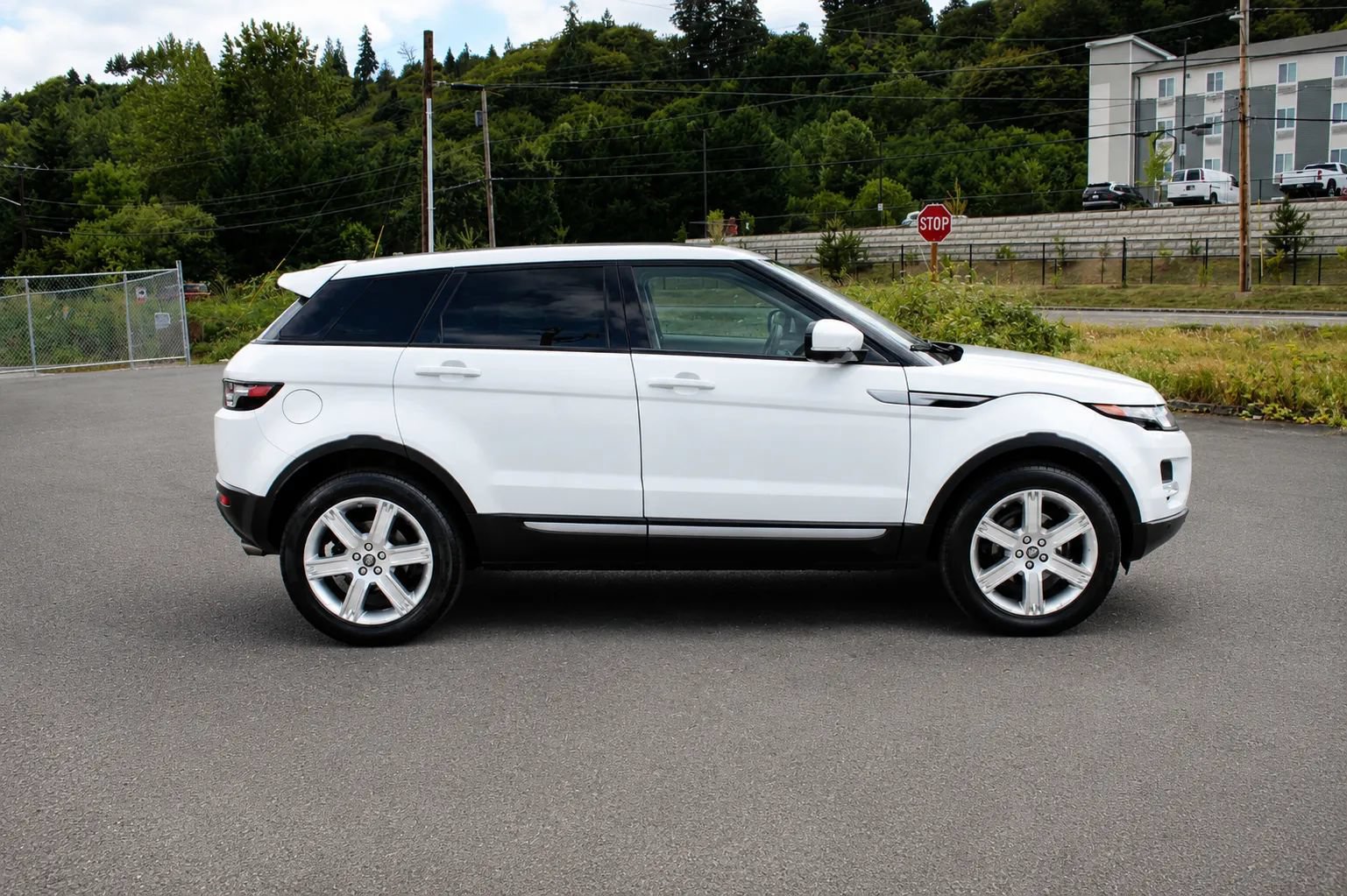 Used 2013 Land Rover Range Rover Evoque Pure Premium AWD/4WD image 8