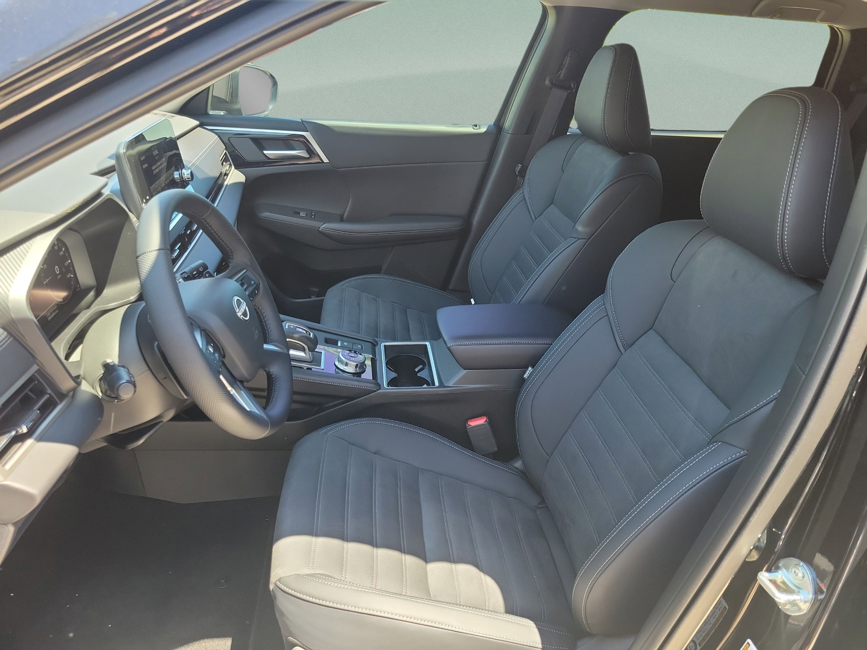 New 2026 Nissan Rogue SL AWD/4WD image 17