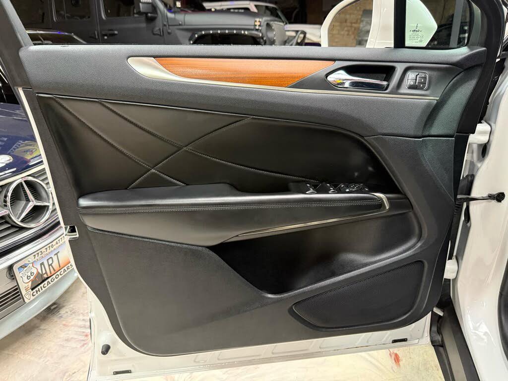 Used 2018 Lincoln MKC Select w/ Select Plus Package FWD image 28
