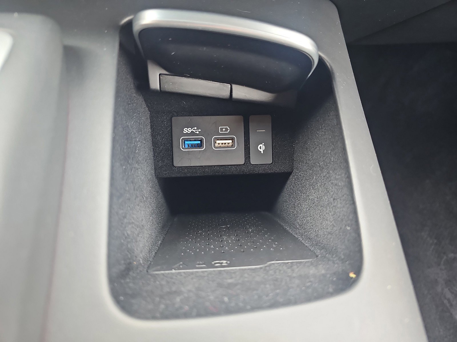 Used 2022 Genesis GV70 2.5T w/ Advanced Package image 27