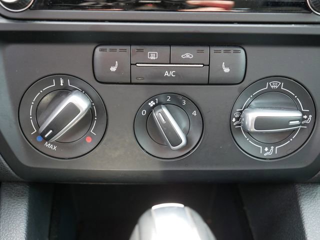 Used 2017 Volkswagen Jetta SE image 29