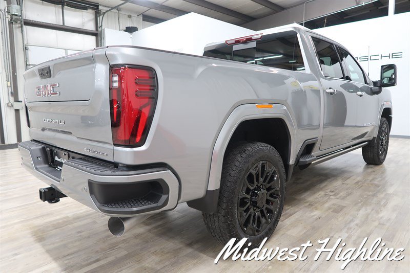 Used 2025 GMC Sierra 2500 Denali w/ Denali Reserve Package AWD/4WD image 19