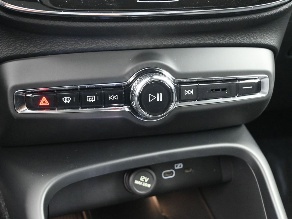 New 2026 Volvo XC40 B5 Plus w/ Protection Package Premier image 15