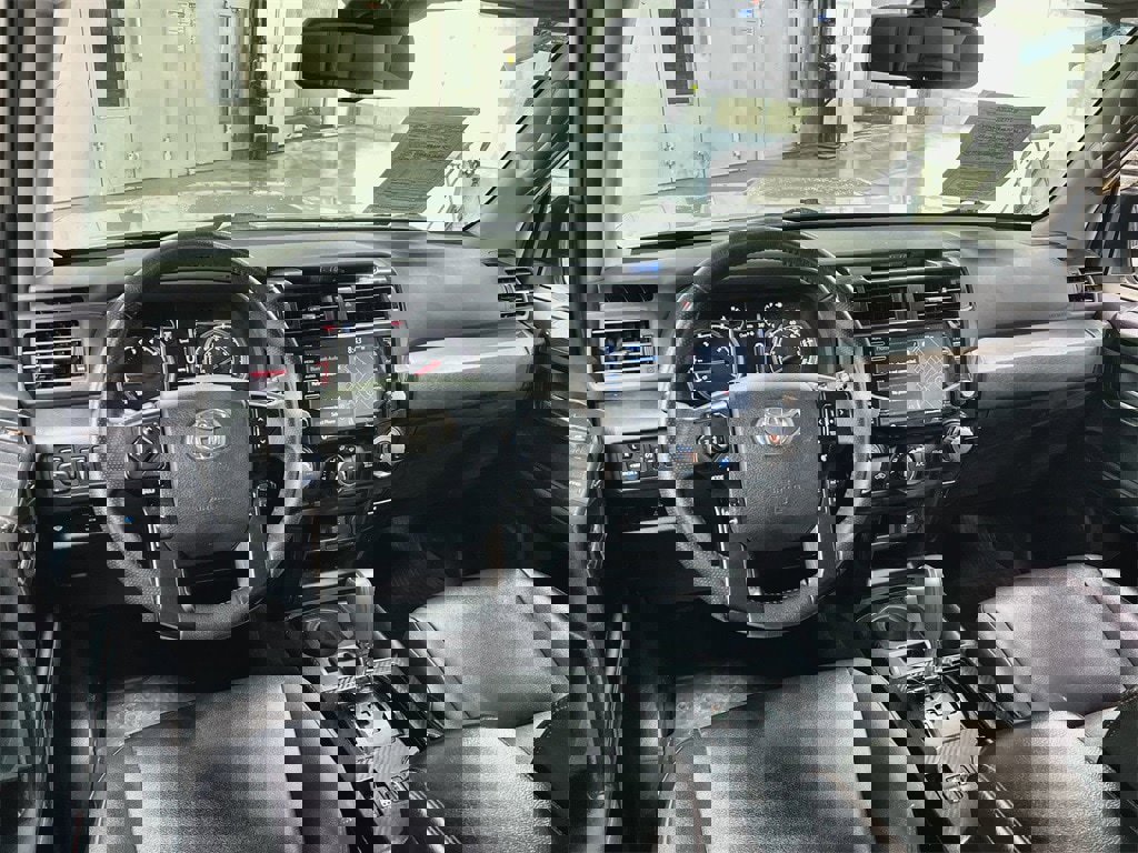 Used 2020 Toyota 4Runner Venture w/ Moonroof Package image 19