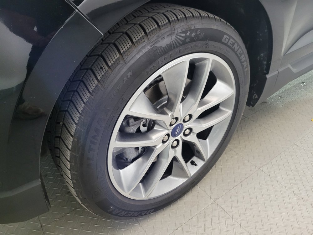 Used 2016 Ford Edge Titanium w/ Equipment Group 302A AWD/4WD image 31