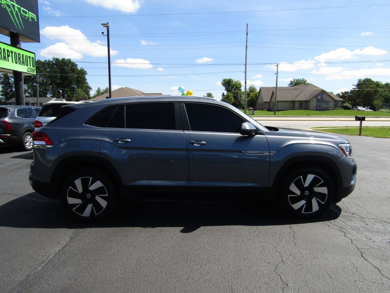Used 2024 Volkswagen Atlas Cross Sport SE AWD/4WD image 10