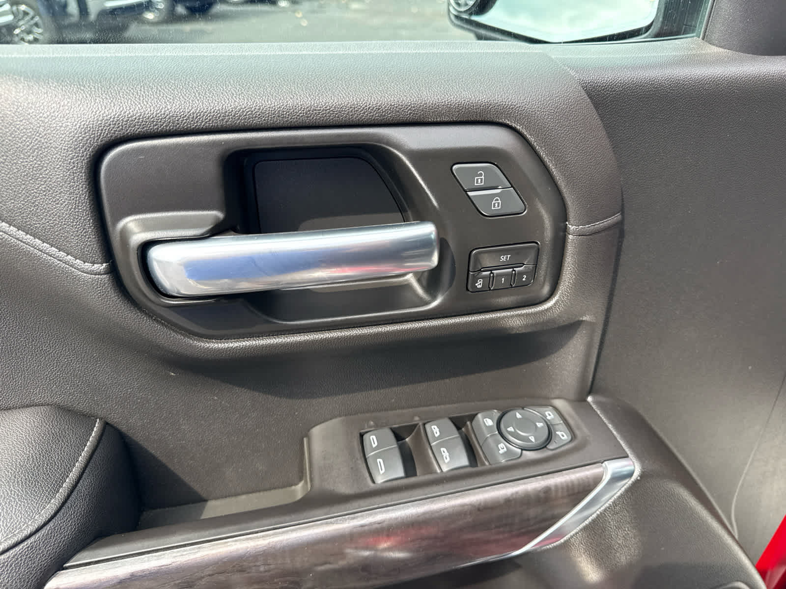 Certified 2021 Chevrolet Silverado 1500 LTZ w/ Z71 Off-Road Package AWD/4WD image 10