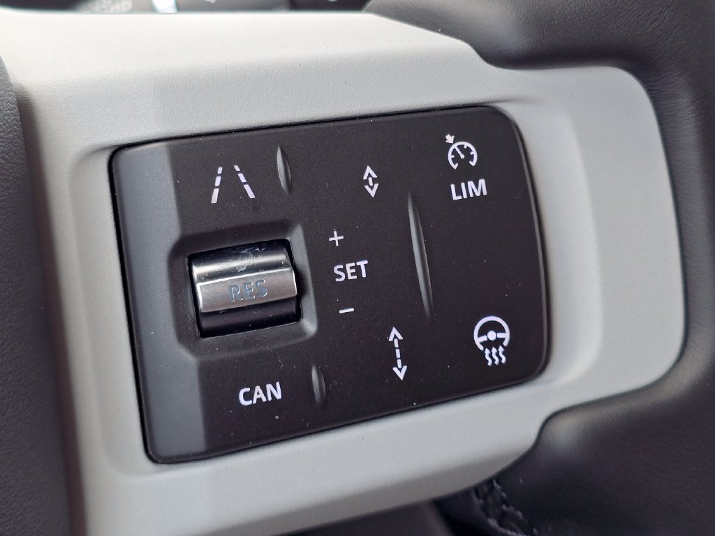 New 2026 Land Rover Defender 130 X-Dynamic SE AWD/4WD image 17
