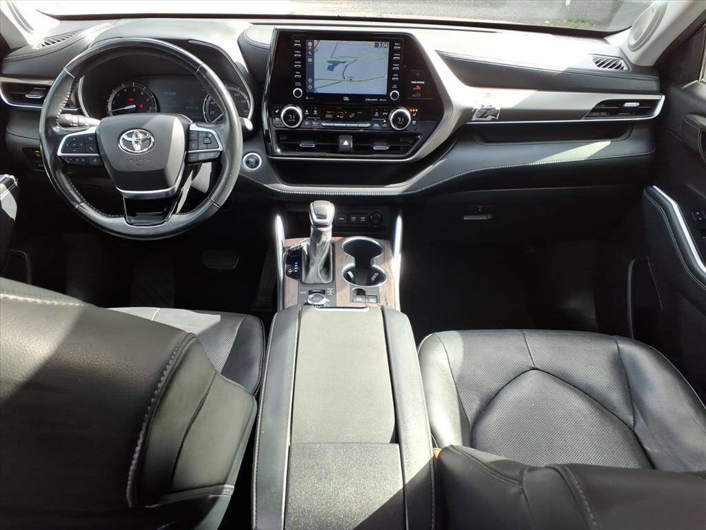 Used 2021 Toyota Highlander Limited AWD/4WD image 12