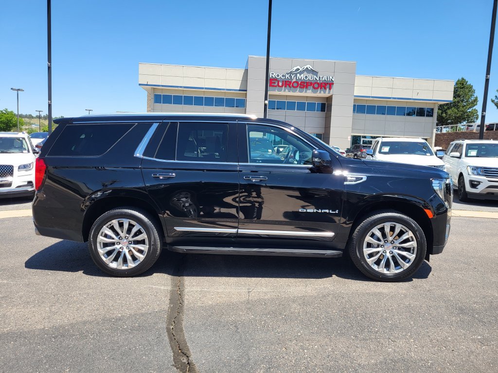 Used 2024 GMC Yukon Denali w/ Advanced Technology Package AWD/4WD image 3
