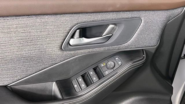 Used 2023 Nissan Rogue SV image 20