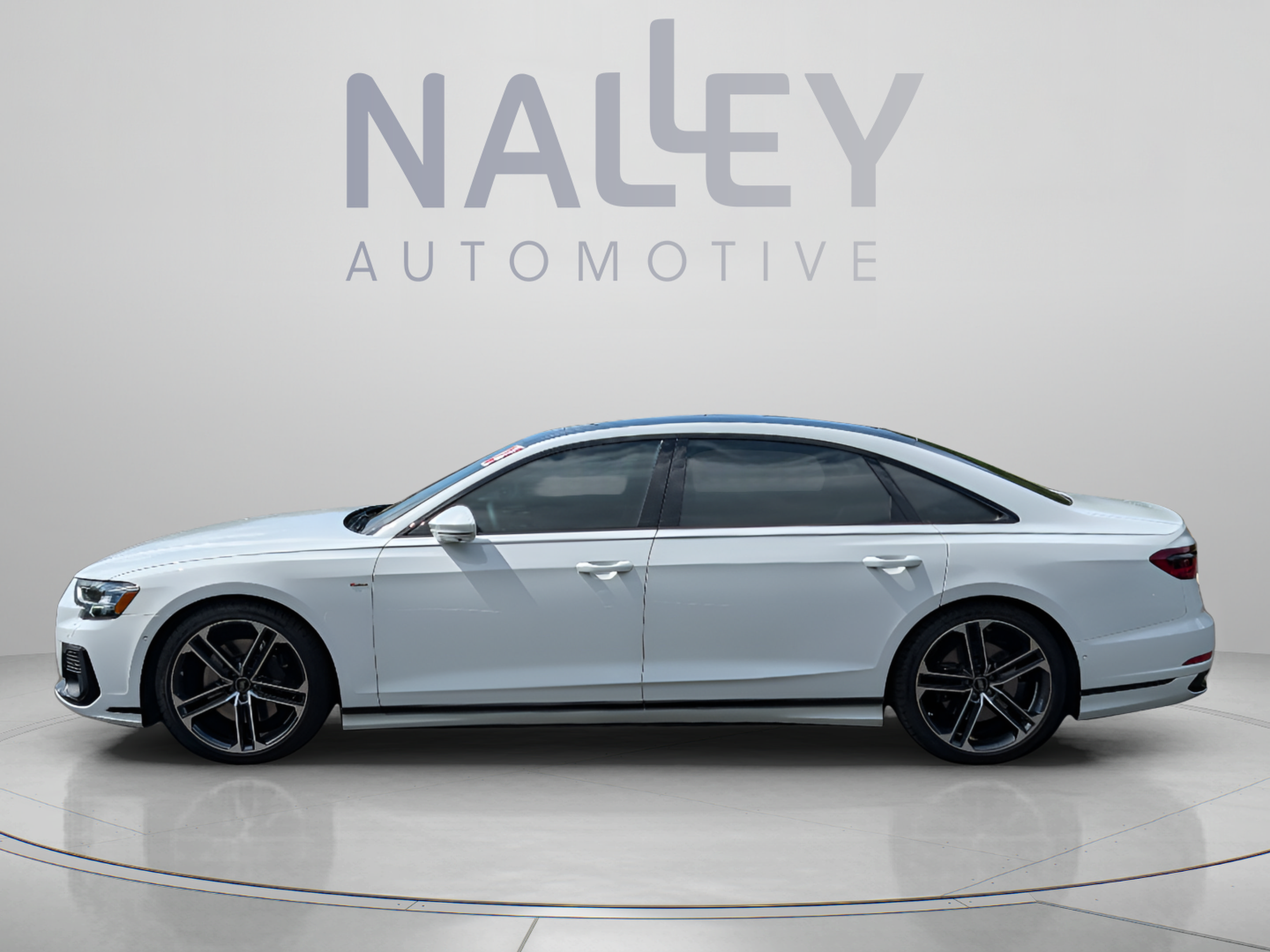 Used 2025 Audi A8 L 3.0T AWD/4WD image 2