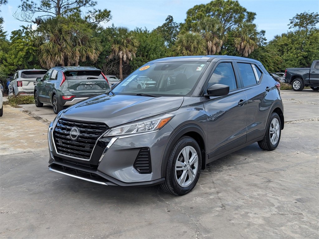 Used 2022 Nissan Kicks S image 5