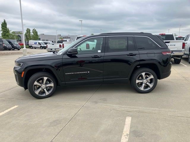 New 2026 Jeep Grand Cherokee Limited w/ Luxury Tech Group II AWD/4WD image 5