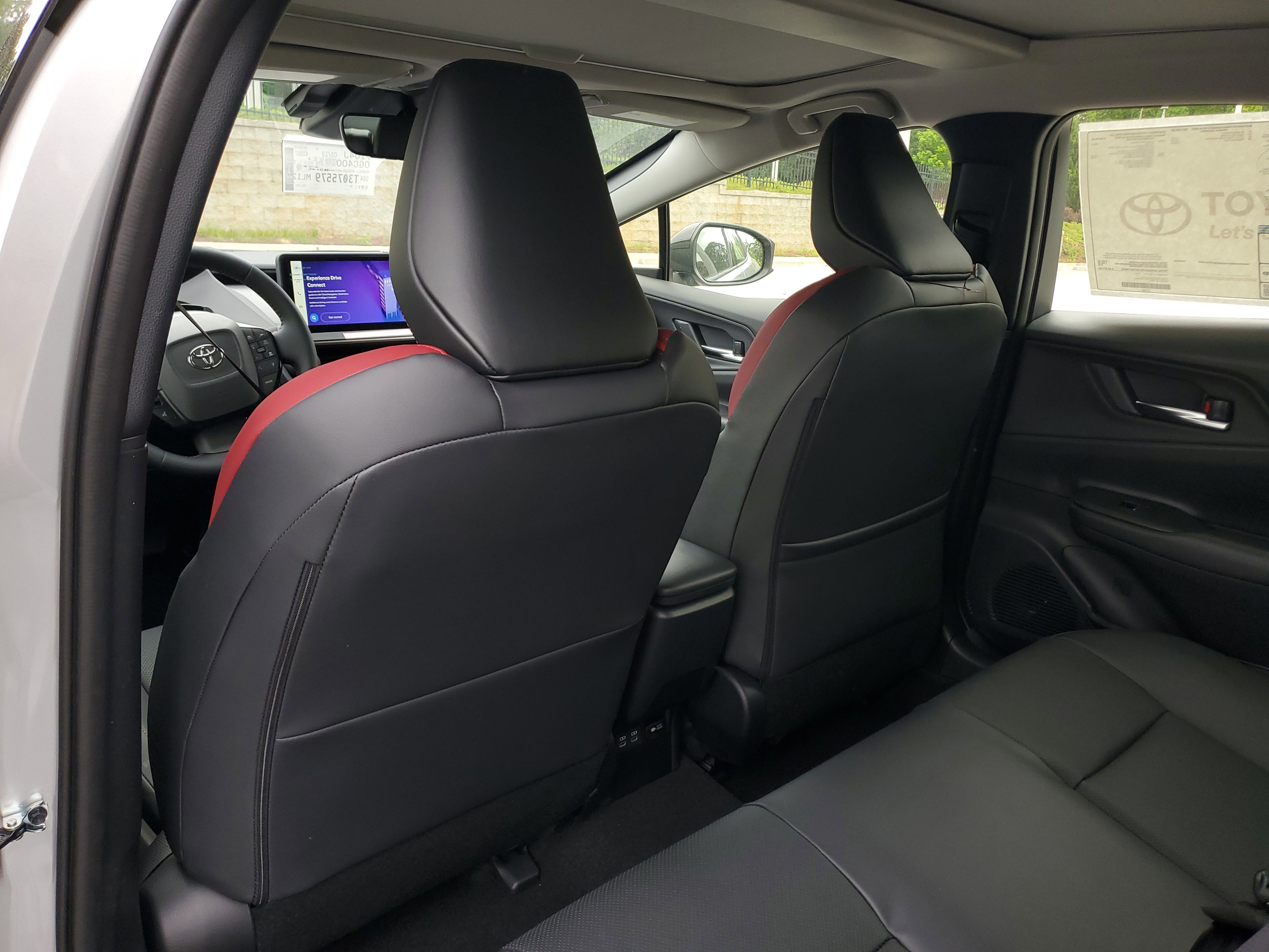 New 2026 Toyota Prius Plug-In Hybrid FWD image 9