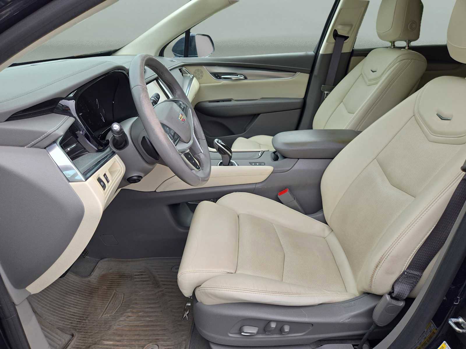 Used 2017 Cadillac XT5 Luxury w/ Driver Awareness Package image 20