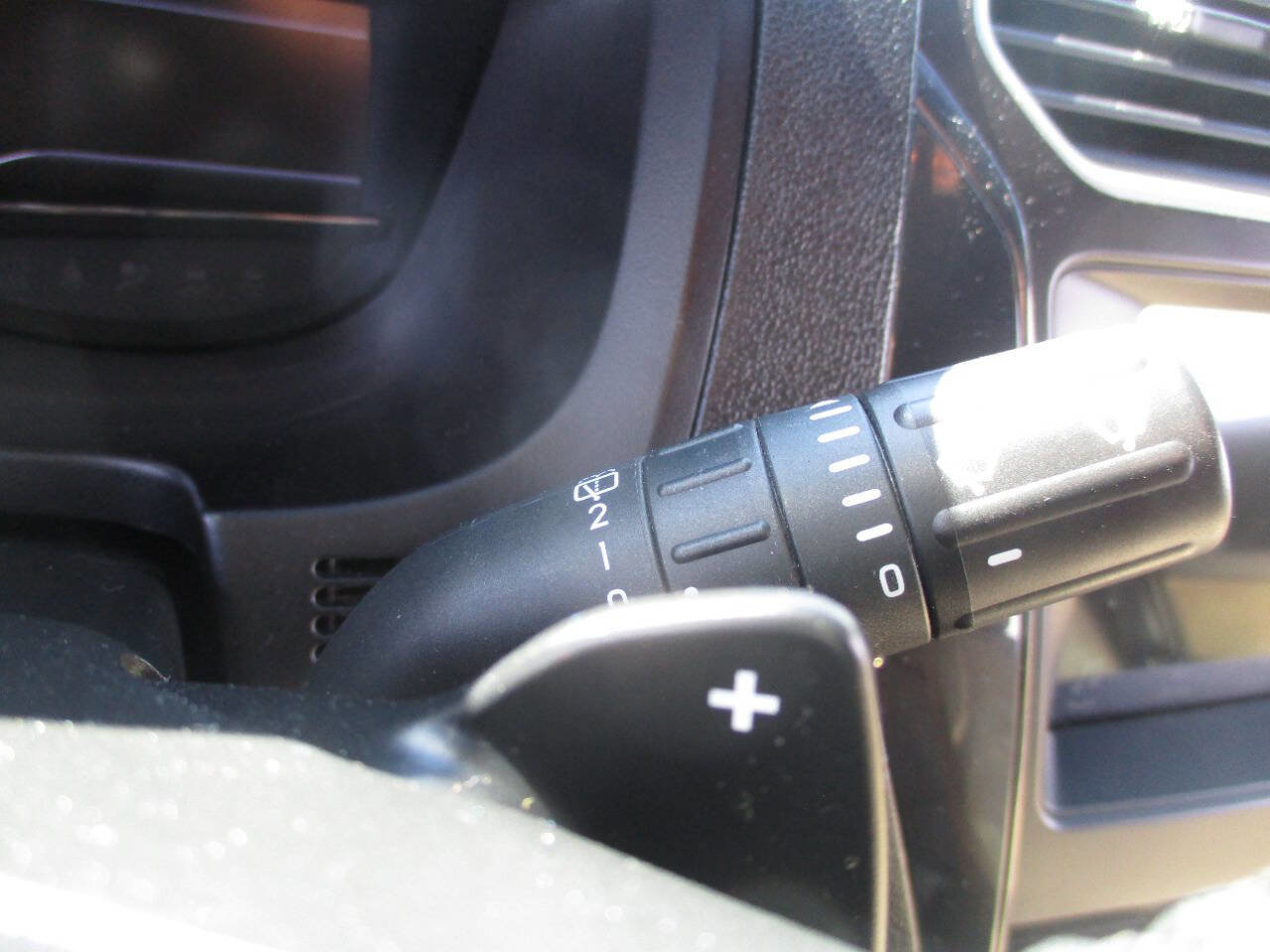 Used 2017 Ford Explorer XLT w/ Equipment Group 201A image 26