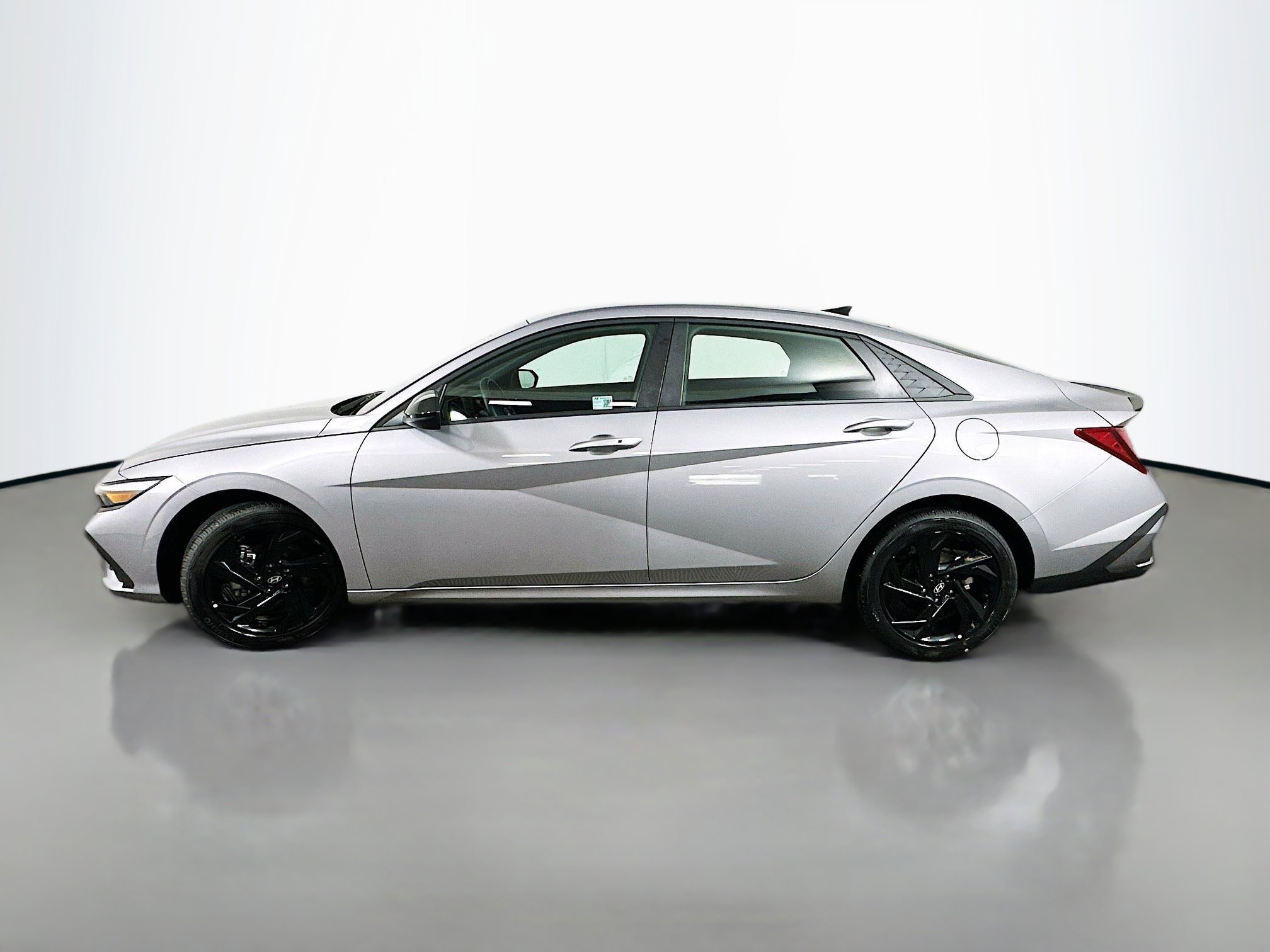 Certified 2026 Hyundai Elantra Sport FWD image 4