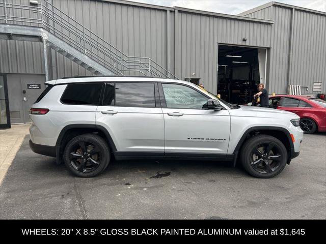 Certified 2023 Jeep Grand Cherokee L Laredo AWD/4WD image 2