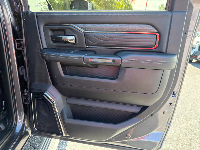 Used 2025 RAM 2500 Limited AWD/4WD image 16