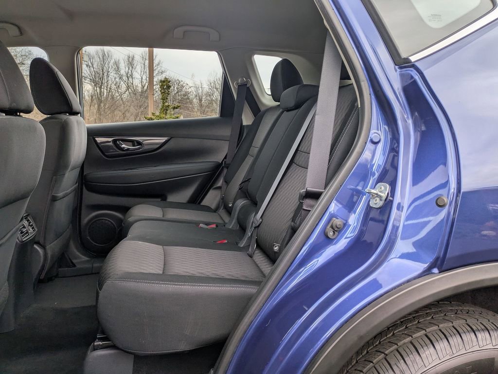 Used 2017 Nissan Rogue S image 9