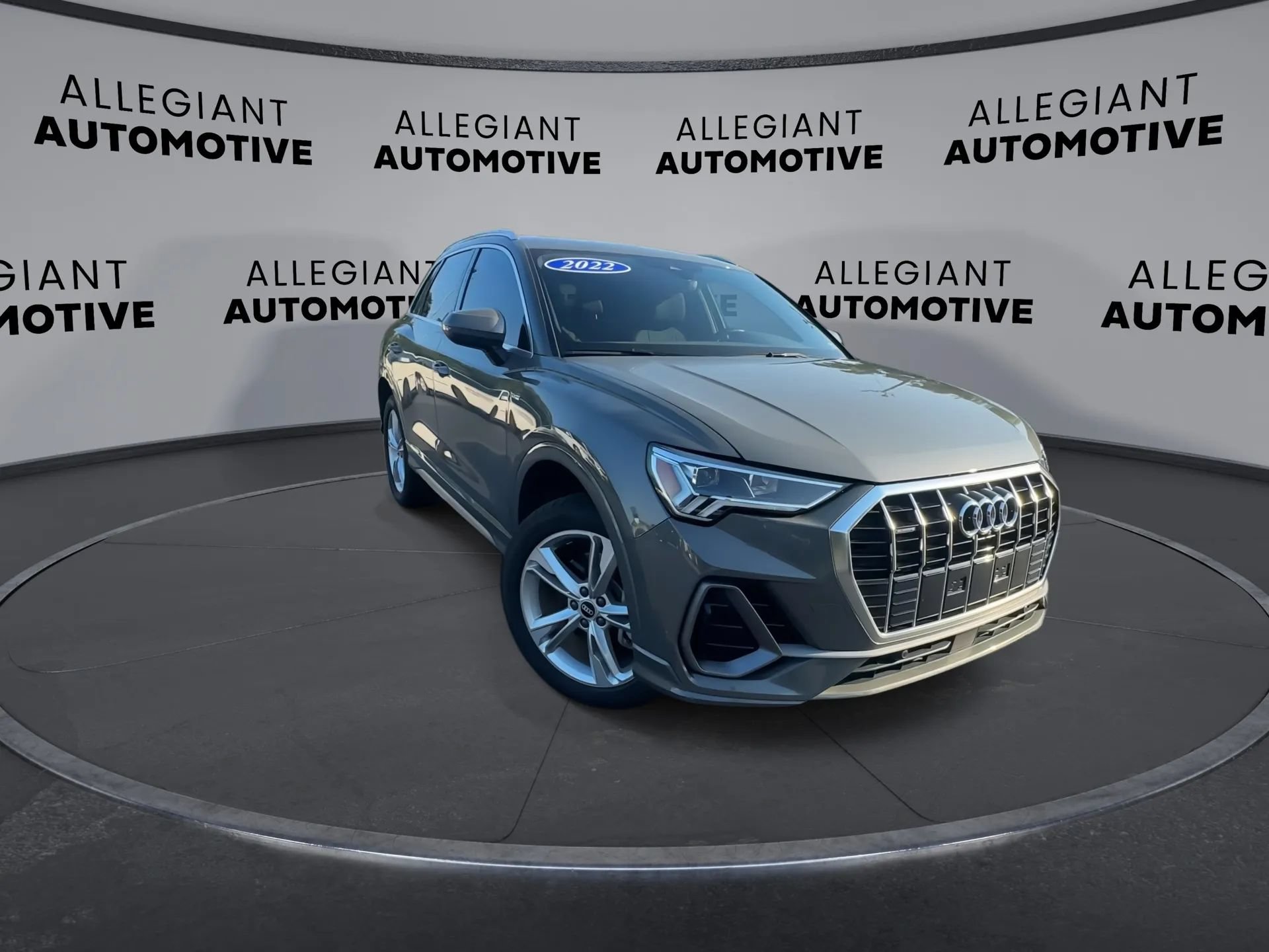 Used 2022 Audi Q3 2.0T Premium Plus w/ Premium Plus Package AWD/4WD image 4