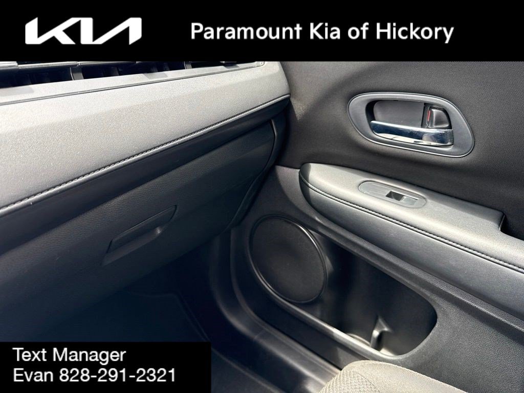 Used 2017 Honda HR-V LX image 26