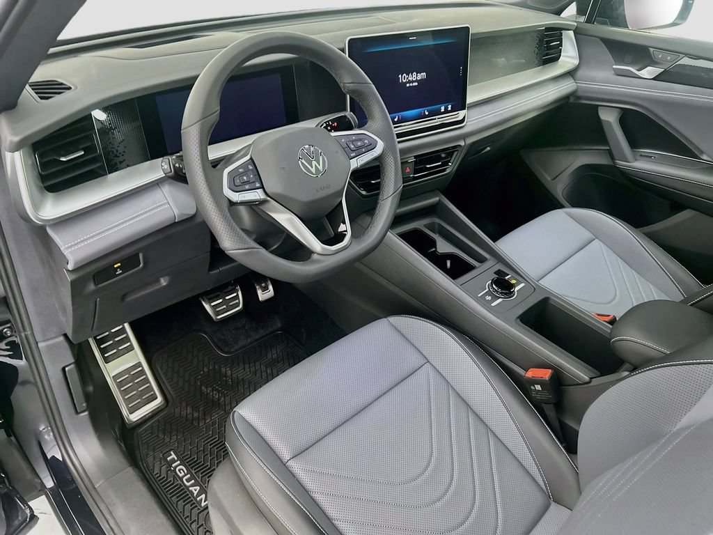 New 2026 Volkswagen Tiguan SE R-Line FWD image 9