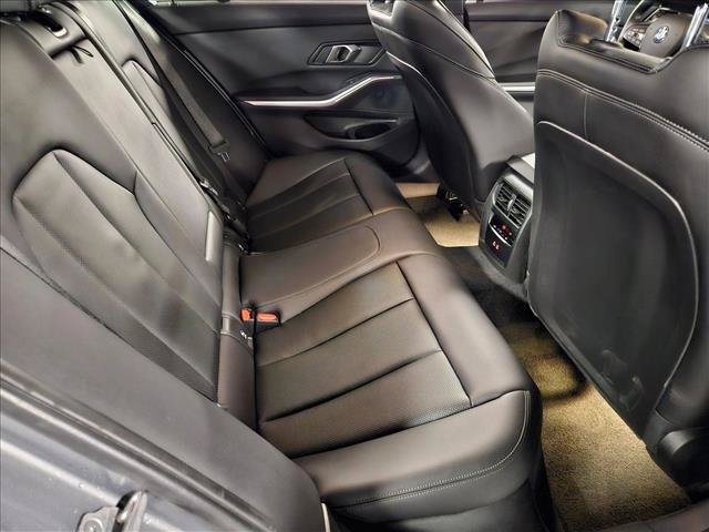 Used 2024 BMW 330i Sedan w/ Premium Package RWD image 20